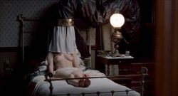 Bridget Fonda nude topless Lara Flynn Boyle nude - The Road to Wellville (1994) HD 1080p BluRay (8)