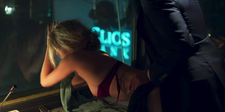 Nora Arnezeder nude side boob and sex doggy style Roxane Duran nude butt – Riviera (2017) S1 HDTV 1080p
