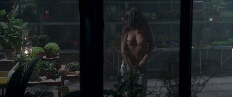 Florence Foresti nude topless in brief scene in De Plus Belle (FR-2017)  HD 1080p WEB