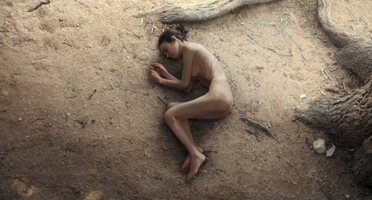 Lily Collins nude side boob – To The Bone (2017) HD 1080p Web