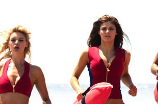 Alexandra Daddario hot busty Kelly Rohrbach hot cleavages other's sexy - Baywatch (2017) HD 1080p (2)
