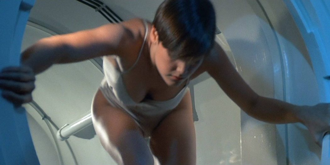Carey Lowell hot leggy Talisa Soto hot and sexy - Licence to Kill (1989) HD 1080p BluRay (10)