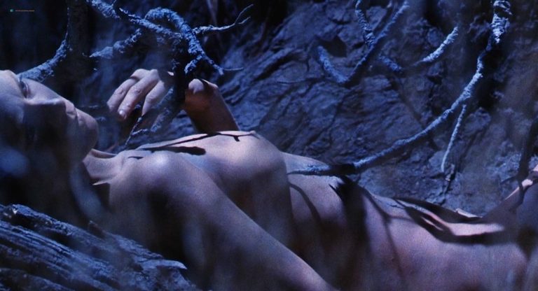 Carey Lowell nude brief topless and sex Jenny Seagrove nude – The Guardian (1990) HD 1080p BluRay