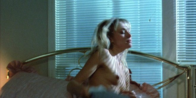 Darlanne Fluegel nude brief topless - Freeway (1988) HD 1080p BluRay (7)