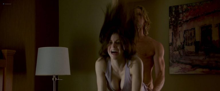 Alexandra Daddario hot sex doggy style Kate Upton hot cleavage – The Layover (2017) HD 1080p Web
