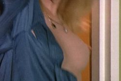 Catherine Deneuve nude topless - L'Agression (FR-1975) (7)