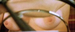 Edwige Fenech nude topless - Taxi Girl (IT-1977) (11)