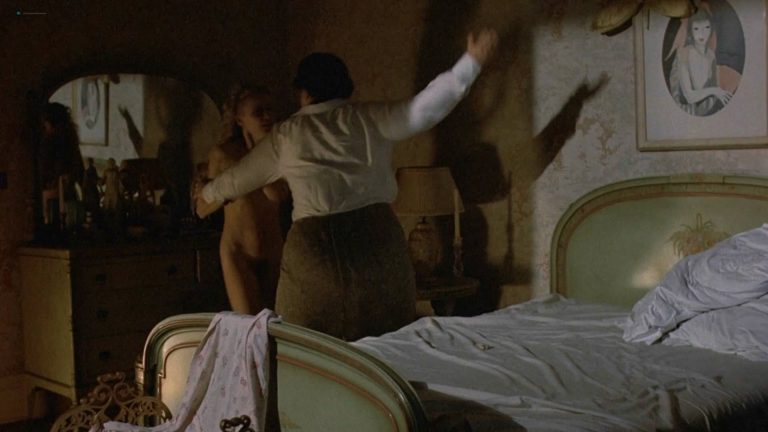 Cheryl Smith nude full frontal – Farewell, My Lovely (1975) HD 1080p BluRay