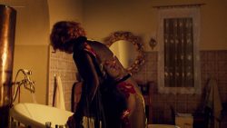 Karolina Gruszka nude bush and butt - Szczęście świata (PL-2016) (4)