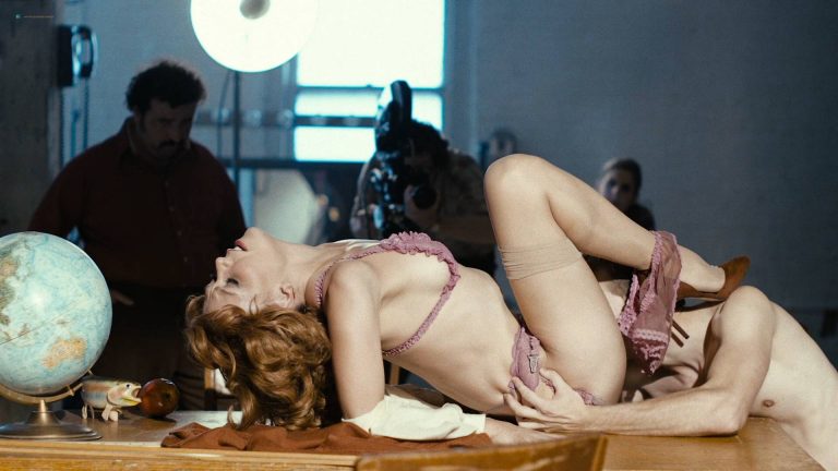 Maggie Gyllenhaal nude topless sex Margarita Levieva and Emily Meade nude – The Deuce (2017) s1e6 HD 1080p