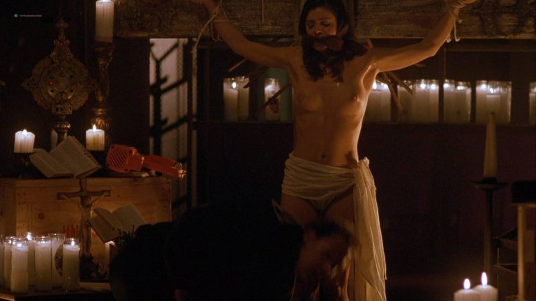 Gladys Jimenez nude topless and Erynn Dana Dalton nude too – Blowback (2000) HD 1080p