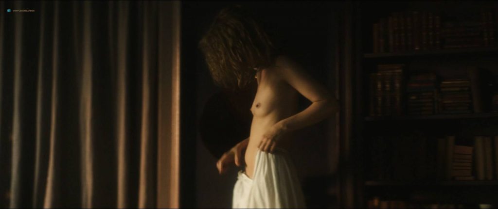 Karolina Gruszka nude bush and topless - Marie Curie (FR-2016) HD 1080p BluRay (6)
