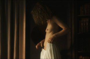 Karolina Gruszka nude bush and topless - Marie Curie (FR-2016) HD 1080p BluRay (6)
