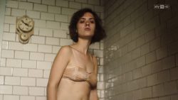 Liv Lisa Fries nude topless Hannah Herzsprung hot Leonie Benesch nude - Babylon Berlin (DE-2017) s2e-1-2 HDTV 720P (12)