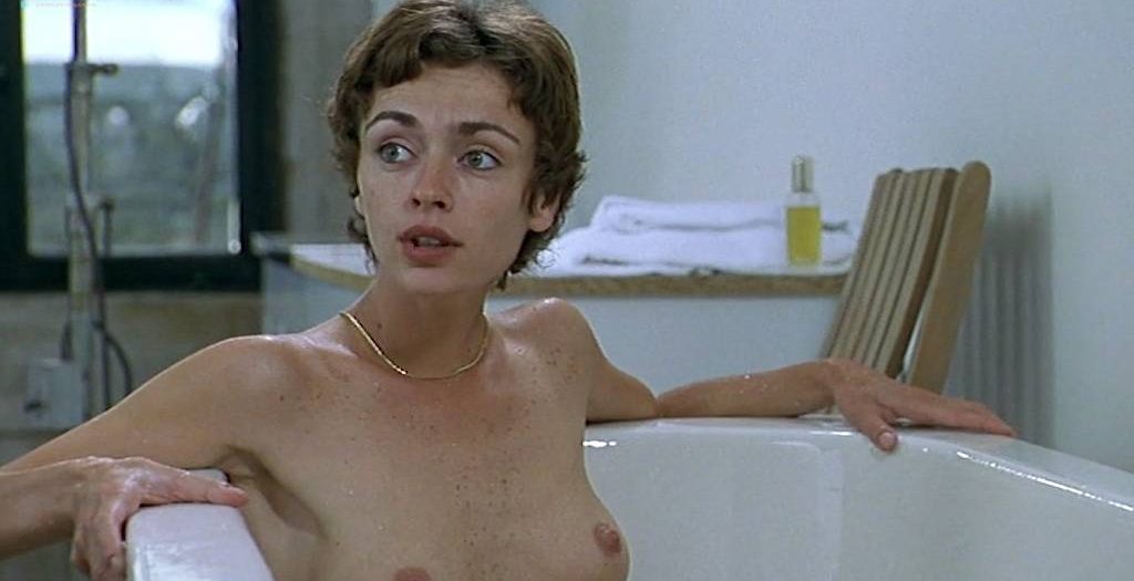 Alexia Stresi nude topless Lou Doillon and Elise Perrier - Trop (peu) d'amour (FR-1998) (3)