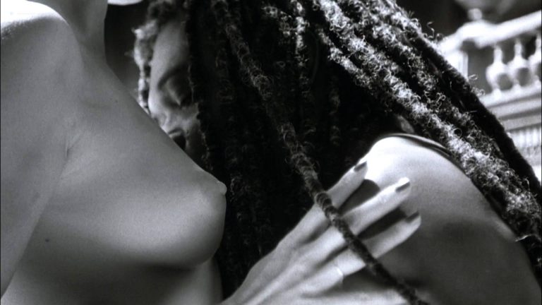Ann Magnuson nude boobs some sex and Tamara Tunie nude side boob – The Caveman’s Valentine (2001) HD 1080p