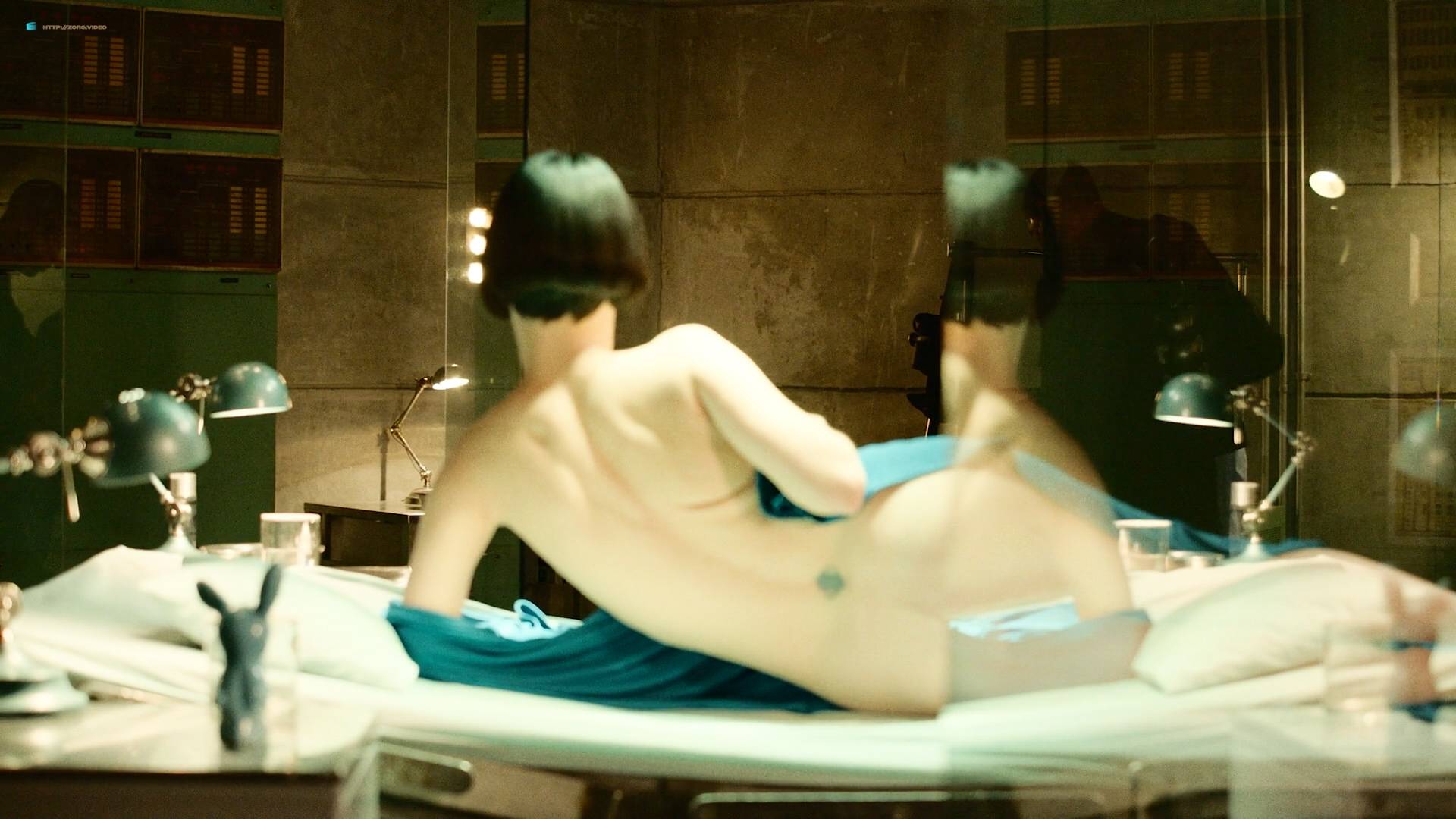 Christina Ochoa hot and Marama Corlett nude butt - Blood Drive (2017) s1e6 HD 1080p (10)