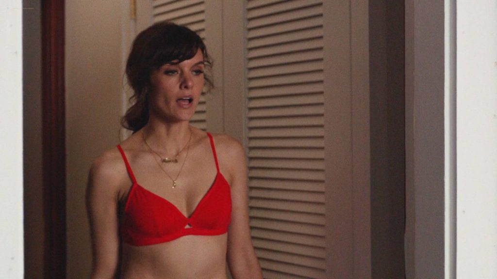 Frankie Shaw hot in lingerie and Raven Goodwin lingerie too - Smilf (2017) s1e5 HD 1080 Web (3)