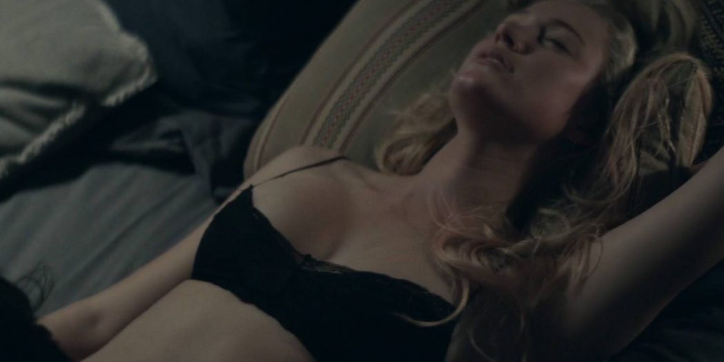 Jennifer Garner hot bra undies Maika Monroe hot some sex - The Tribes of Palos Verdes (2017) HD 1080p (3)