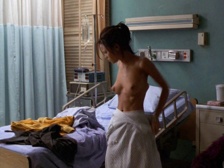 Thandie Newton nude topless and see through – Gridlock’d (1997) HD 1080p