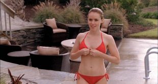 Amanda Schull hot in bikini - One tree hill (2009) s07e08 (3)