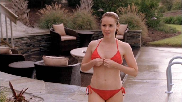 Amanda Schull hot and sexy in bikini – One tree hill (2009) s7e8 HD 720p