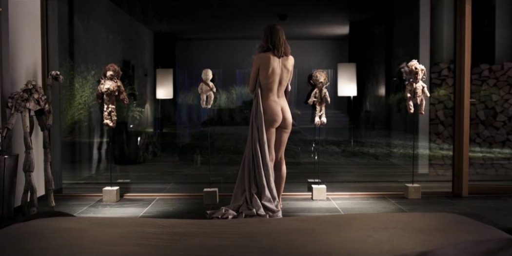 Isild Le Besco nude butt - Les brigands (FR-2014) HDTV 720p (5)