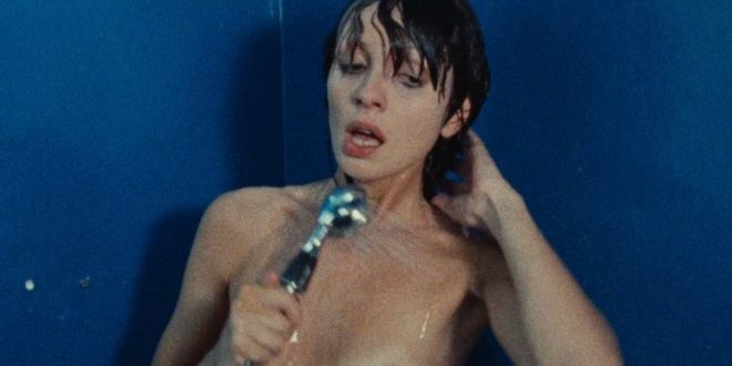 Juliet Berto nude topless in the shower - Céline et Julie vont en bateau (FR-1974) HD 1080p BluRay (3)