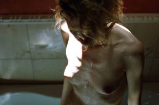 Alba Rohrwacher nude bush and boobs - La solitudine dei numeri primi (IT-2010) HD 1080p BluRay (8)