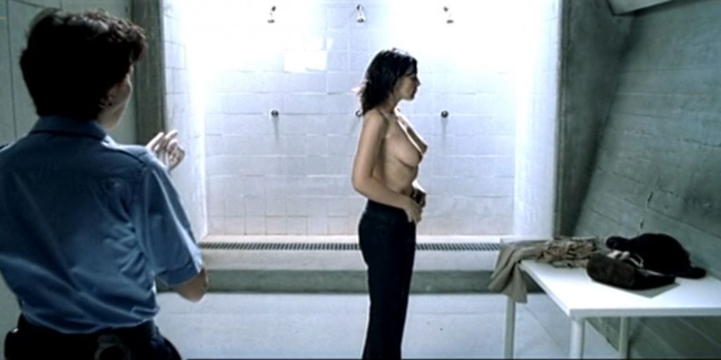 Monica Bellucci nude topless - Agents secrets (2004) HD 720p (4)