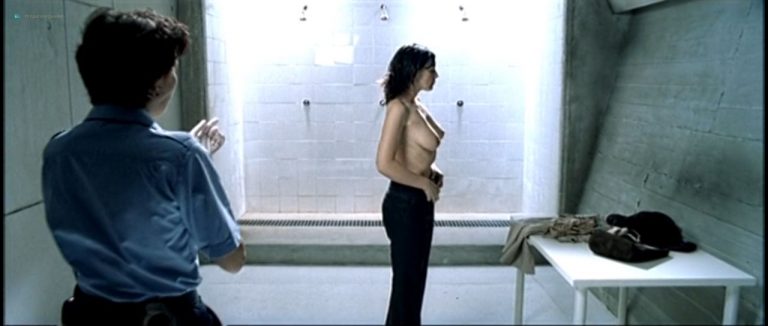 Monica Bellucci nude topless – Agents secrets (2004) HD 720p