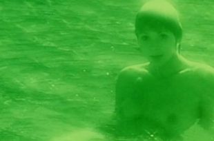 Neda Arneric nude skinny dipping and some sex - Venom (DE-1971) (13)