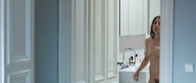 Nicolette Krebitz nude bush, full frontal and sex - Unter dir die Stadt (DE-2010) (12)