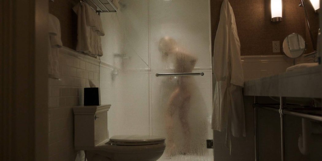 Keri Russell nude but covered in shower - The Americans(2018) S06E01 HD 1080p WEB (8)