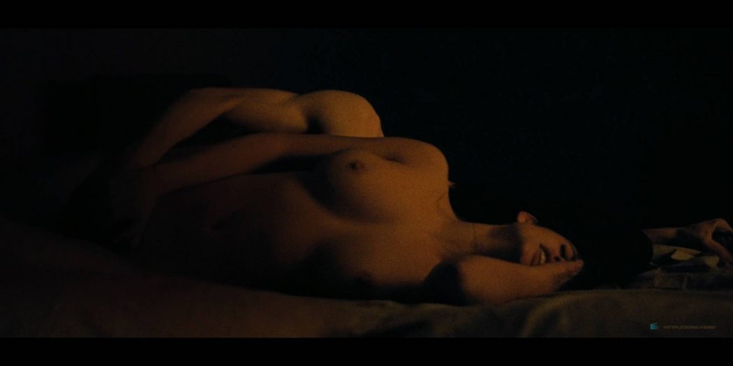 Lucie Lucas nude topless and hot sex - Porto (2016) HD 1080p WEB (4)
