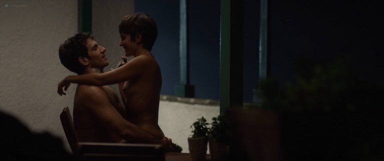 Verónica Echegui nude brief topless – La Niebla y la Doncella (ES-2017) HD 1080p