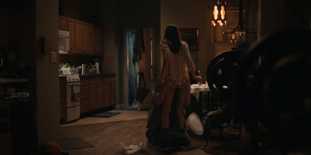 Ella Purnell hot butt Caitlin Fitzgerald sexy bra - Sweetbitter (2018) s1e3 HD 1080p (3)