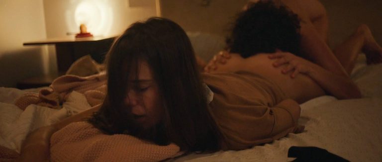 Laia Costa nude topless and sex Alia Shawkat nude lesbian – Duck Butter (2018) HD 1080p Web