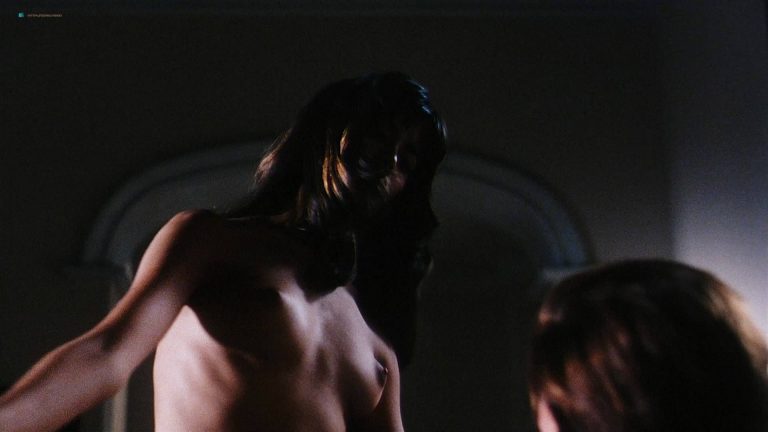 Lisa Barbuscia nude and sex in Serpent’s Lair (1995) HD 1080p BluRay
