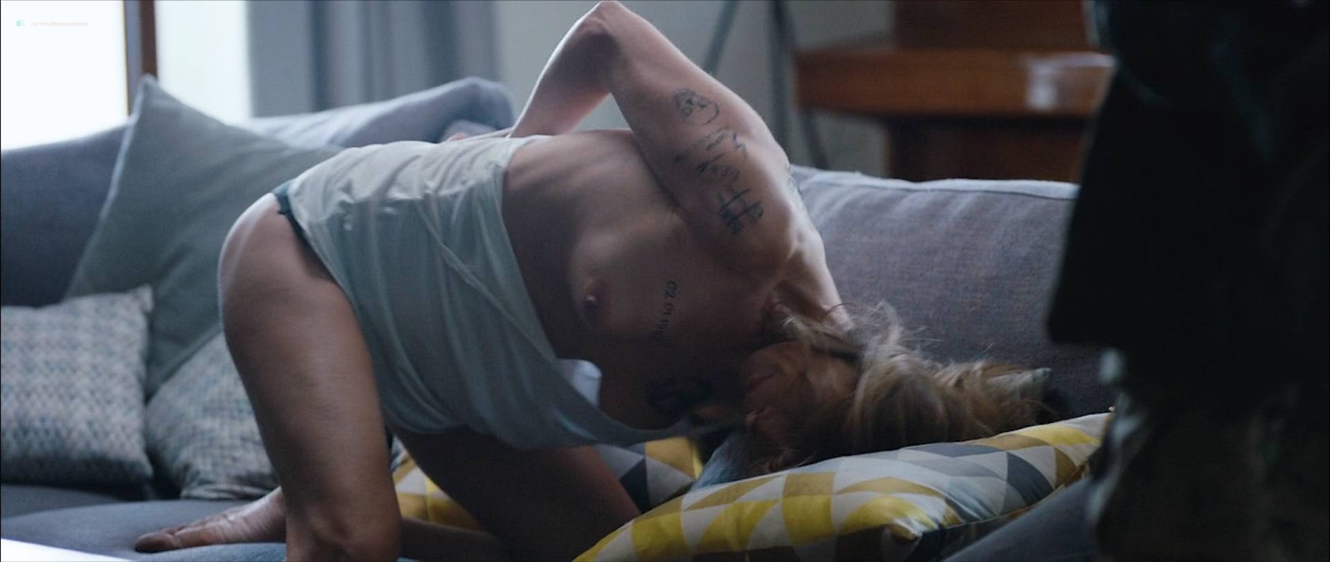 Agnieszka Dygant nude topless Aleksandra Poplawska nude bush Kasia Warnke c-true - Kobiety mafii (PL-2018) HD 1080p (4)