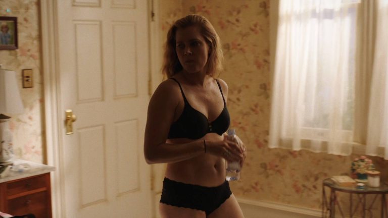 Amy Adams hot and sexy in bra and undies – Sharp Objects (2018) s1e2 HD 1080p Web