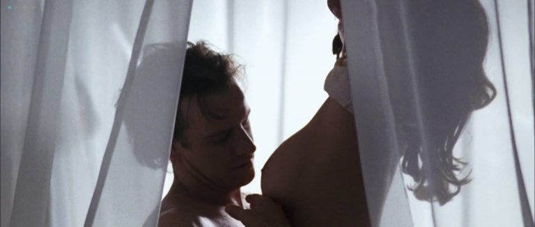 Diane Lane nude topless and sex Kelly O’Byrne nude sex too in Knight Moves (1992) HD 1080p BluRay