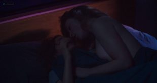 Sarah Stern nude Clémentine Poidatz hot - Les goûts et les couleurs (FR-2018) HD 1080p Web (8)
