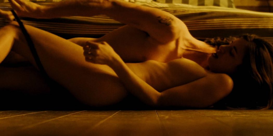 Camille Claris nude topless, butt and sex - Les étoiles restantes (FR-2016) HD 1080p (3)