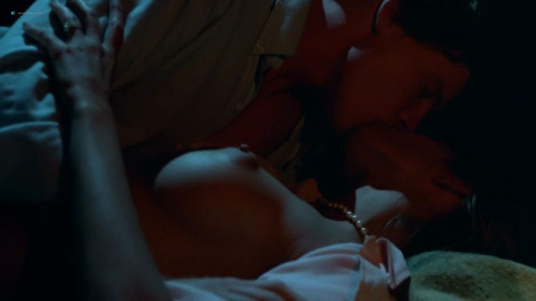 Laura Albert nude topless and sex – The Unnamable (1988) HD 1080p BluRay