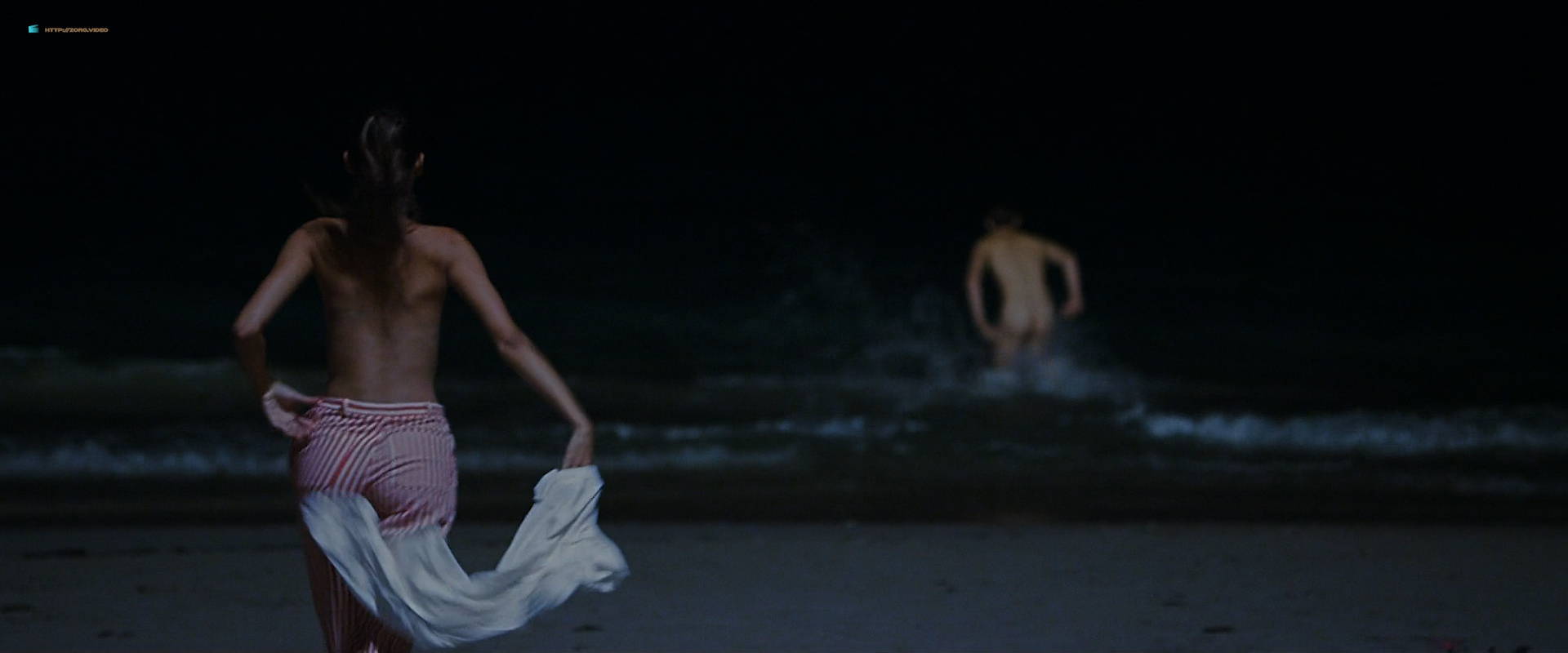 Minka Kelly nude butt Joely Richardson nude and skinny dipping - Papa Hemingway in Cuba (2015) HD 1080p web (9)