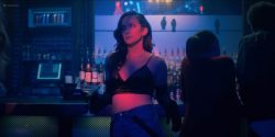 Kate Siegel nude nipple Levy Tran and Victoria Pedretti hot and sexy - The Haunting Of Hill House (2018) S1 HD1080p (15)