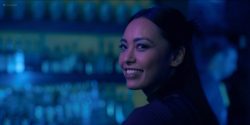 Kate Siegel nude nipple Levy Tran and Victoria Pedretti hot and sexy - The Haunting Of Hill House (2018) S1 HD1080p (14)