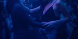 Kate Siegel nude nipple Levy Tran and Victoria Pedretti hot and sexy - The Haunting Of Hill House (2018) S1 HD1080p (13)