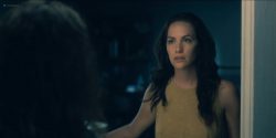 Kate Siegel nude nipple Levy Tran and Victoria Pedretti hot and sexy - The Haunting Of Hill House (2018) S1 HD1080p (10)